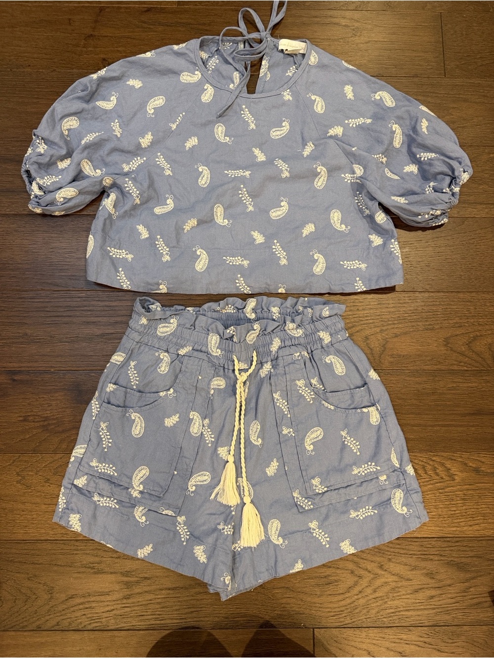 House of Harlow Matching Cropped Top & Shirts Size Small - C65-009